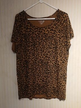 Time and Tru Women's Tan and Black Leopard Print Short Sleeve Tee